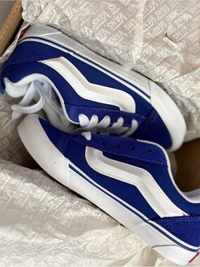 Vans Knu Skool Blue and White Low-Top Skate Sneakers